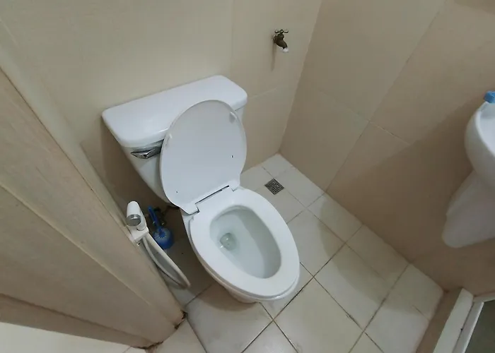Fully Furnished 1 Bedroom Unit *